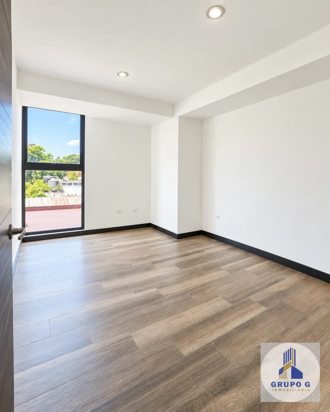 Apartamento en renta en zona 10 con Patio. — Apartamento en Alquiler en Zona 10, Guatemala, Ciudad — foto 7 de 9