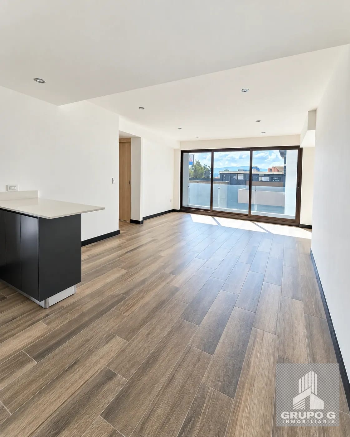 Apartamento en renta en Zona 10 — Apartamento en Alquiler en Zona 10, Guatemala, Ciudad — foto 1 de 7