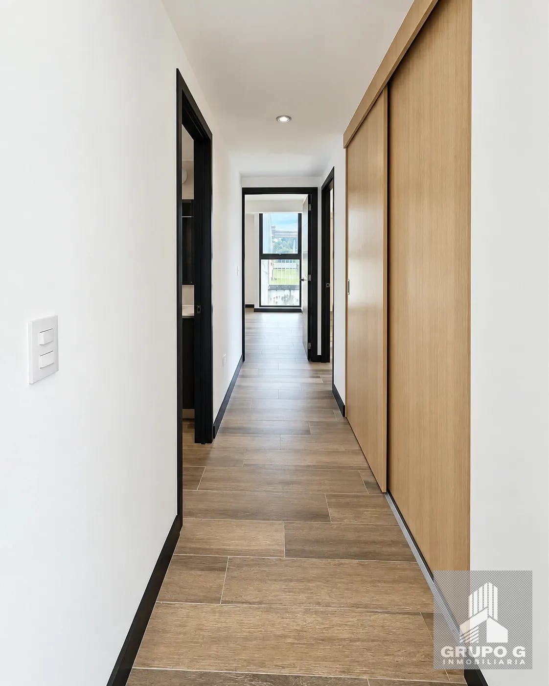 Apartamento en renta en Zona 10 — Apartamento en Alquiler en Zona 10, Guatemala, Ciudad — foto 4 de 7
