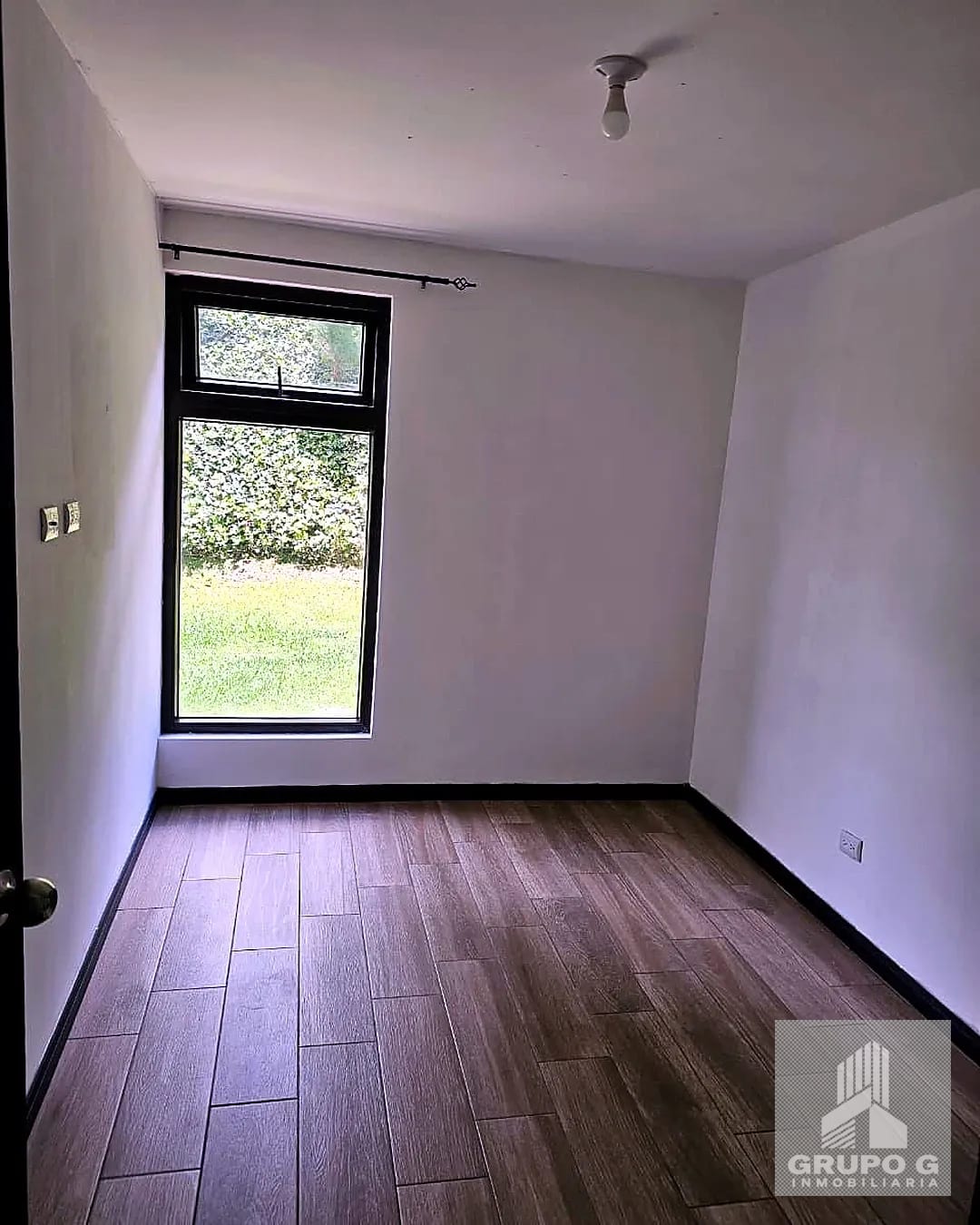 Apartamento en Renta en Zona 16 en Primer Nivel con Jardín — Apartamento en Alquiler en Zona 16, Guatemala, Ciudad — foto 6 de 11