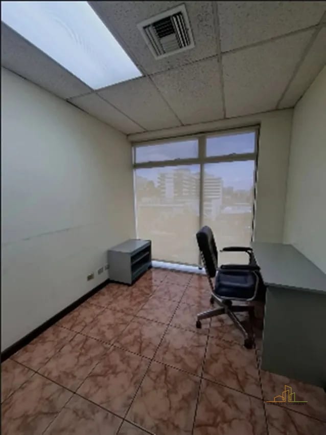 Rento oficina en zona 9 — Oficina en Alquiler en Zona 9, Guatemala, Ciudad — foto 1 de 5