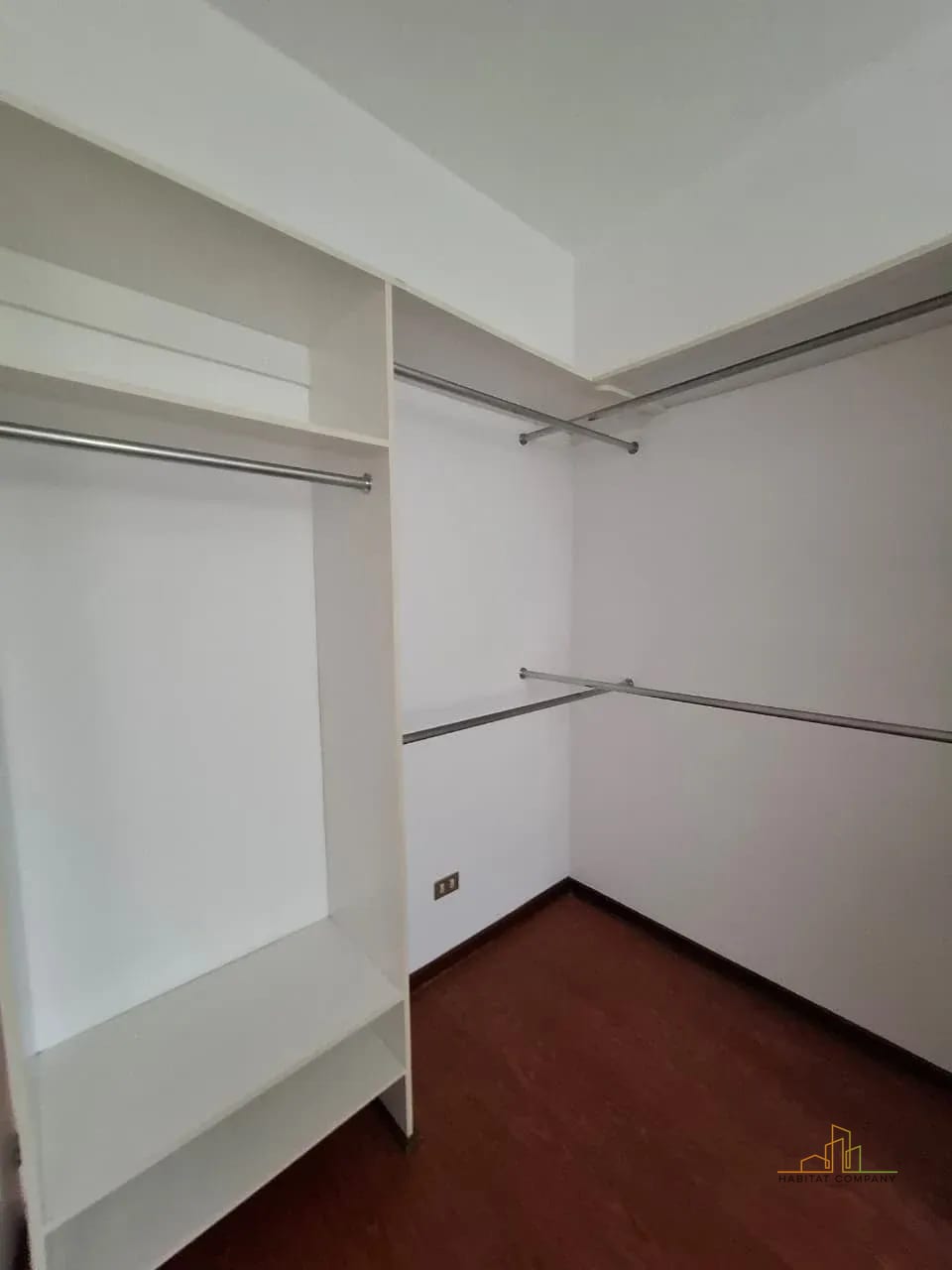 casa-alquiler-zona-15-El-Cafetal-closet — Casas en Alquiler Zona 15 - Condominio El Cafetal Zona 15 VH III -Gt — Casa en Alquiler en Vista Hermosa III, Zona 15, Guatemala, Ciudad — foto 8 de 13
