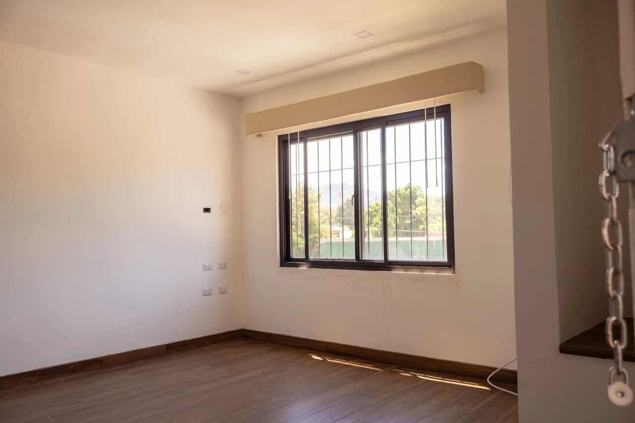 Casa en renta en Vista Verde, Zona 15 🏡 — Casa en Alquiler en Zona 15, Guatemala, Ciudad — foto 4 de 5