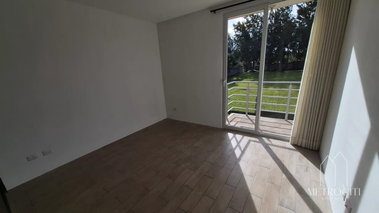 Se vende apartamento amplio y moderno en Fraijanes CAES — Apartamento en Venta en Carretera a El Salvador, Guatemala, Ciudad — foto 2 de 8