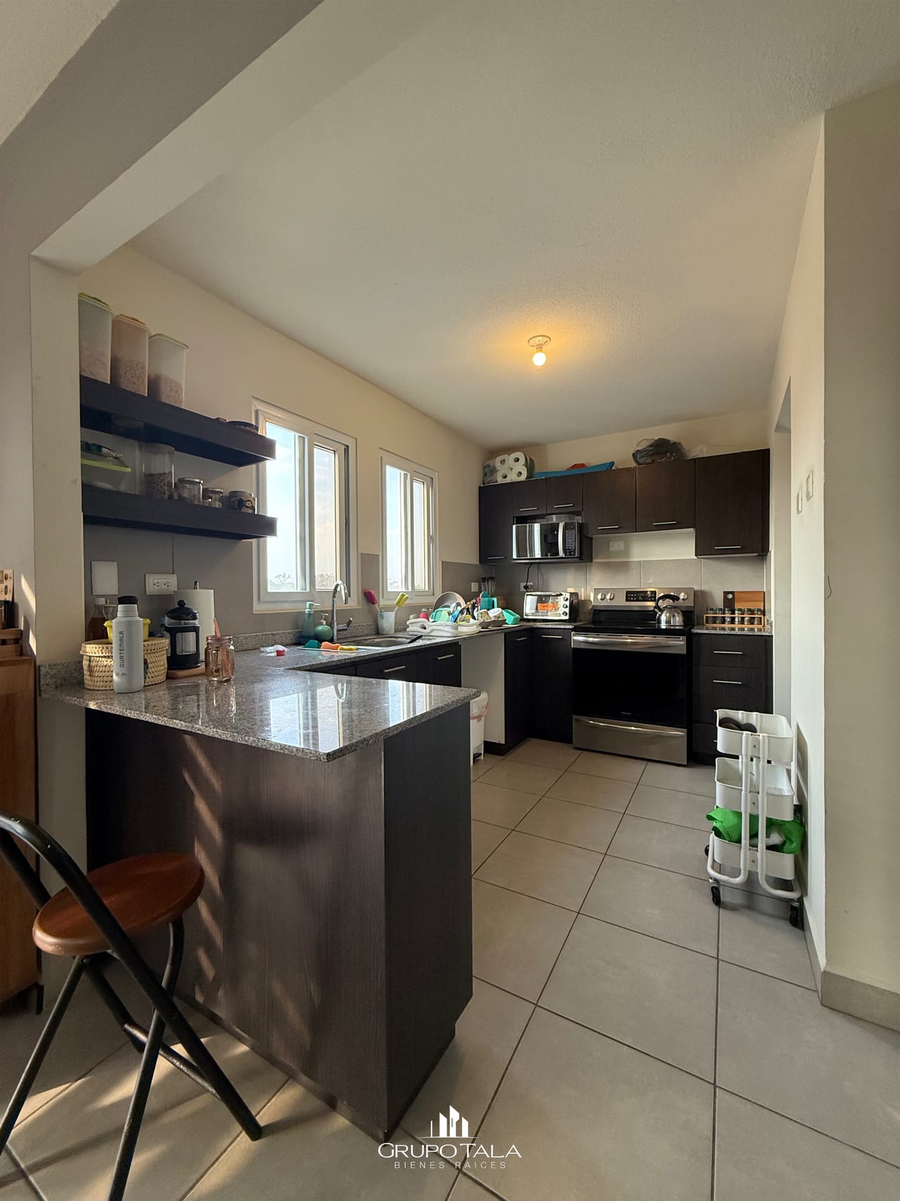 Linda villa en Condado naranjo — Apartamento en Venta en Zona 4 Mixco, Guatemala, Ciudad — foto 4 de 5