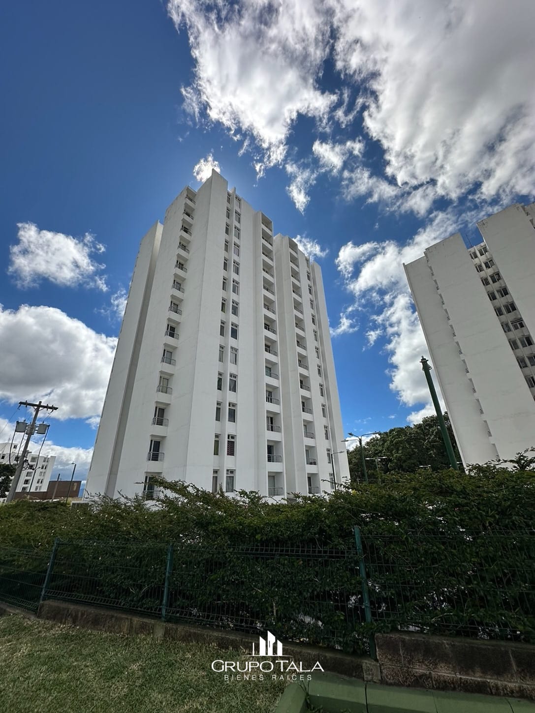 Apartamento en renta amueblado en Alta Villa el Naranjo — Apartamento en Alquiler en Alta Villa el Naranjo, Zona 11 Mixco, Guatemala, Ciudad — foto 1 de 13