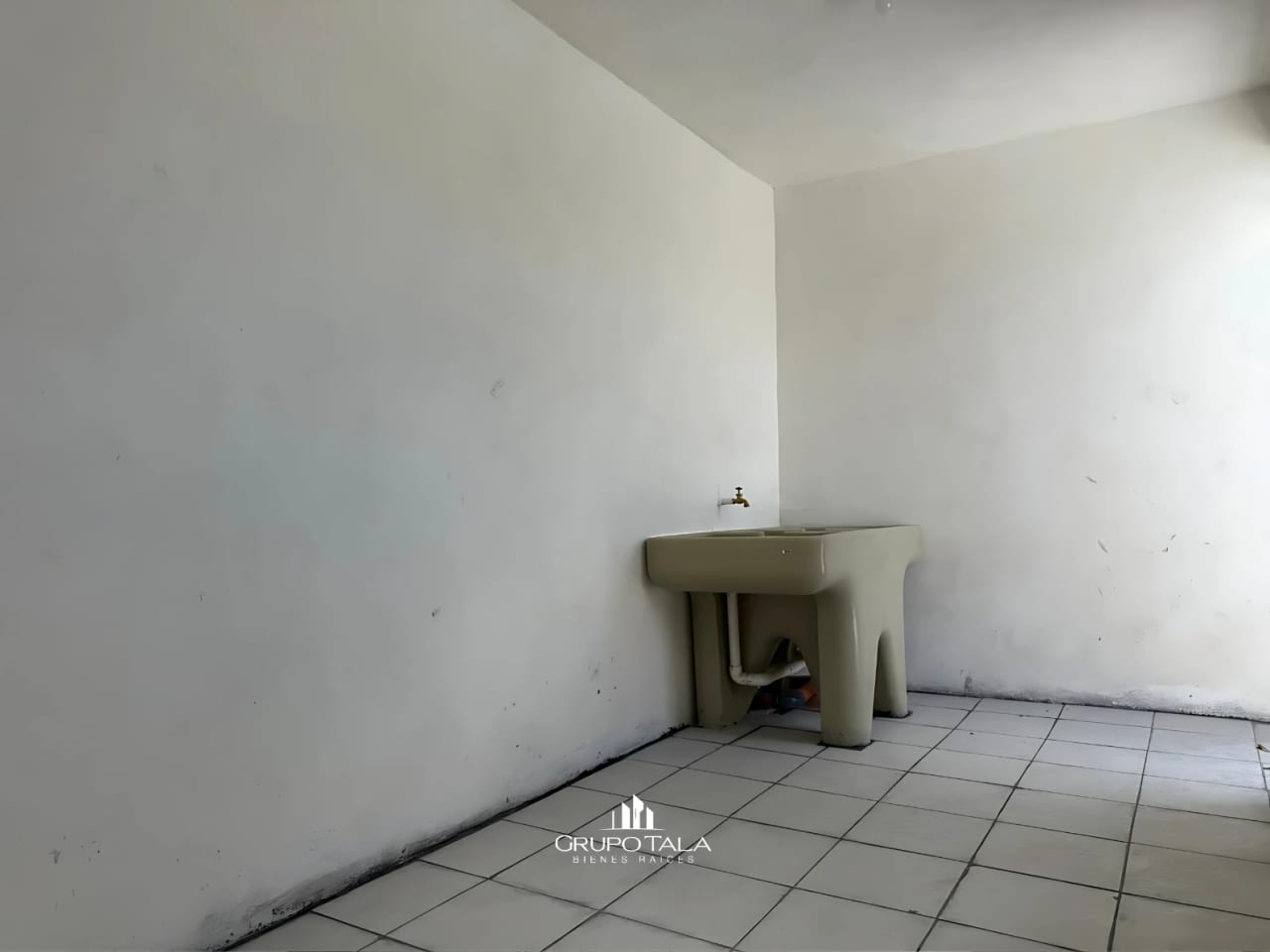 Amplio Edificio en Renta zona 4 🏢 — Edificio en Alquiler en Zona 4, Guatemala, Ciudad — foto 5 de 8