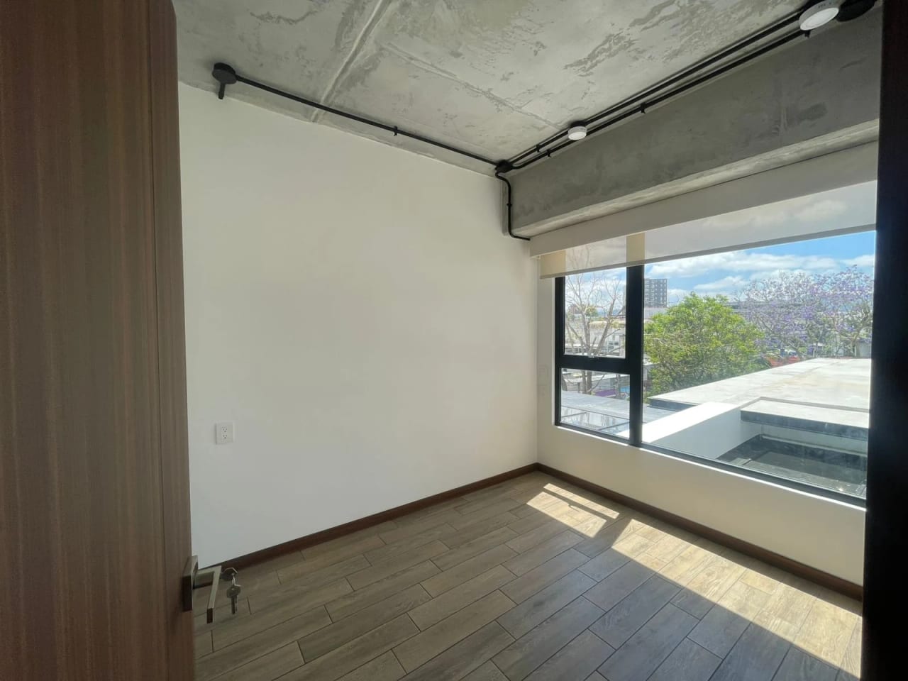 RENTO APARTAMENTO EN EDIFICIO INARA ZONA 4 — Oficina en Alquiler en Zona 4, Guatemala, Ciudad — foto 4 de 8