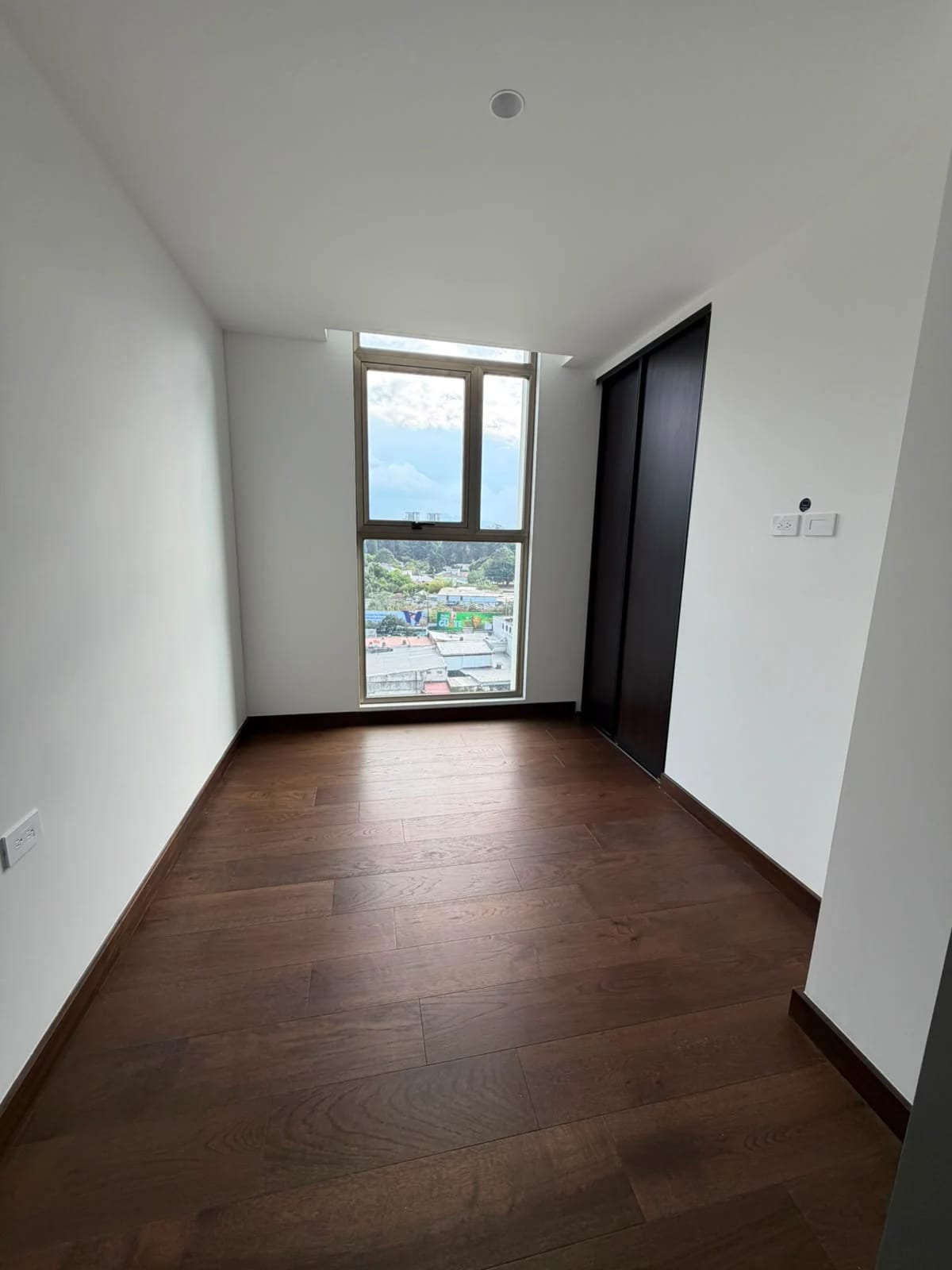 Rento Apartamento con Linea Blanca en Edificio Atarah Zona 10 — Apartamento en Alquiler en Atarah, Zona 10, Guatemala, Ciudad — foto 3 de 17