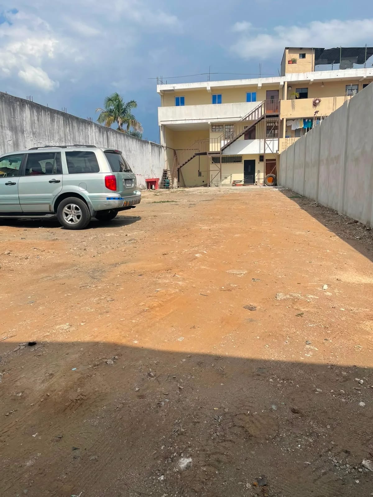 Rento Casa Ideal para Oficinas en Colonia la Brigada Zona 7 de Mixco — Casa en Alquiler en Zona 7 Mixco, Guatemala, Ciudad — foto 1 de 16