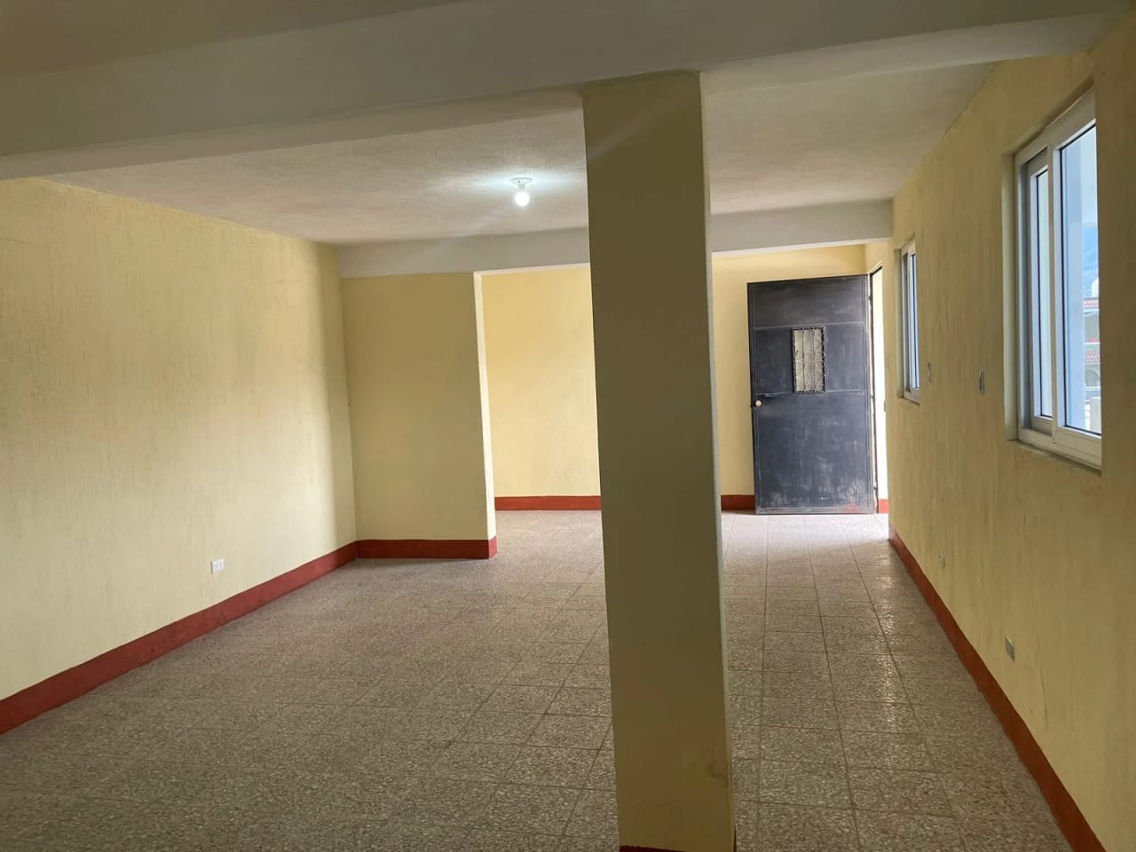 Rento Casa Ideal para Oficinas en Colonia la Brigada Zona 7 de Mixco — Casa en Alquiler en Zona 7 Mixco, Guatemala, Ciudad — foto 3 de 16