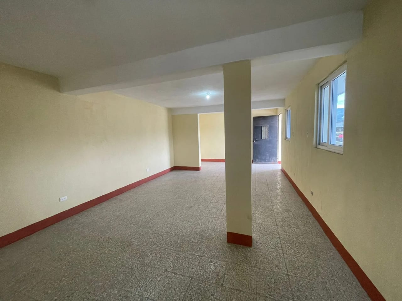 Rento Casa Ideal para Oficinas en Colonia la Brigada Zona 7 de Mixco — Casa en Alquiler en Zona 7 Mixco, Guatemala, Ciudad — foto 2 de 16