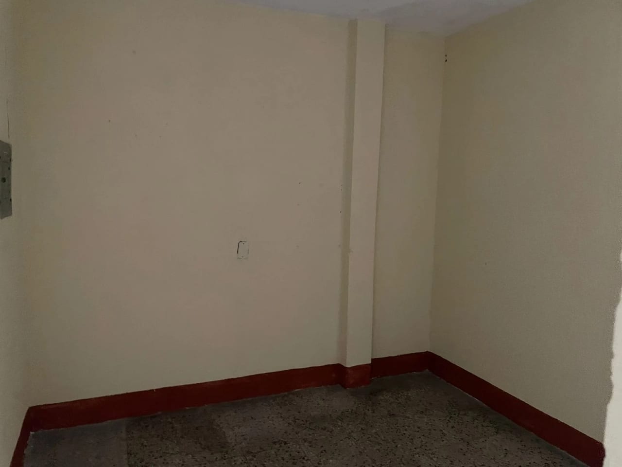 Rento Casa Ideal para Oficinas en Colonia la Brigada Zona 7 de Mixco — Casa en Alquiler en Zona 7 Mixco, Guatemala, Ciudad — foto 13 de 16