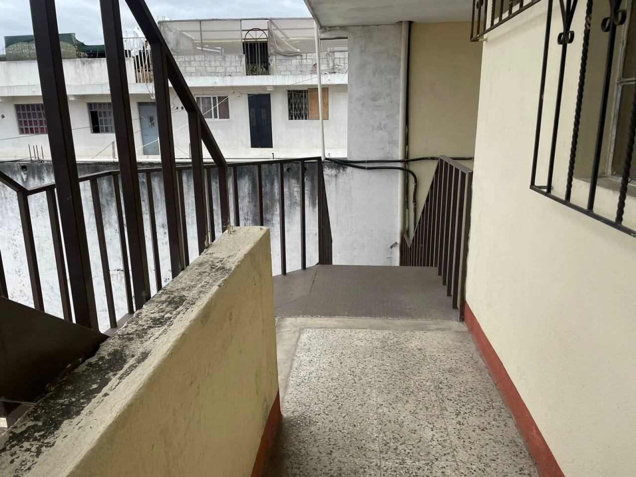 Rento Casa Ideal para Oficinas en Colonia la Brigada Zona 7 de Mixco — Casa en Alquiler en Zona 7 Mixco, Guatemala, Ciudad — foto 14 de 16