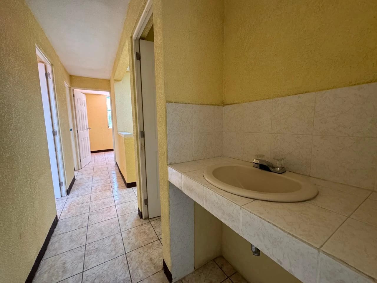 Rento Casa de 4 Habs en Villas la Meseta, San Lucas — Casa en Alquiler en San Lucas Sacatepéquez, Sacatepéquez — foto 14 de 17