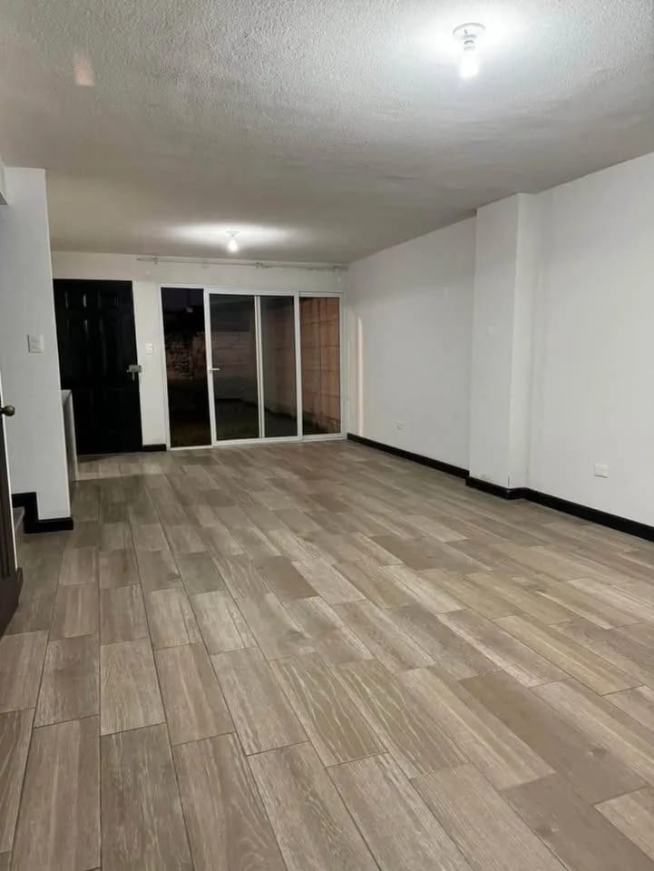 Vendo Casa en Condominio Valles de Navarra, San José Pinula — Apartamento en Venta en Valles de Navarra, San José Pinula, Guatemala, Ciudad — foto 1 de 7
