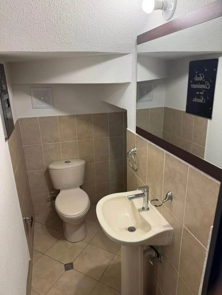 Vendo Casa en Condominio Valles de Navarra, San José Pinula — Apartamento en Venta en Valles de Navarra, San José Pinula, Guatemala, Ciudad — foto 6 de 7