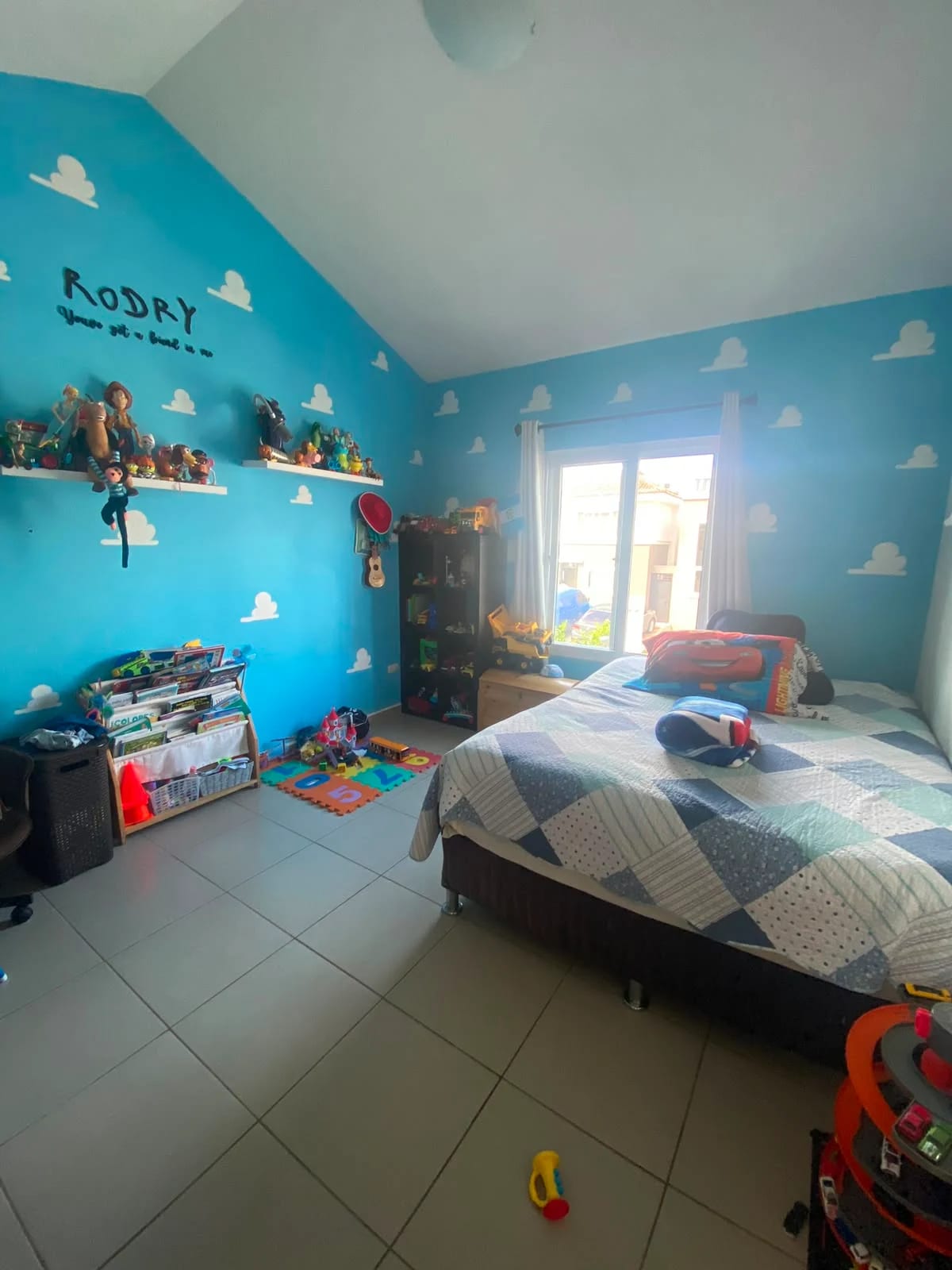 Vendo Casa en Cond. Alamedas de Santo Domingo, KM 30.5 CAES — Casa en Venta en Alamedas de Santo Domingo, Carretera a El Salvador, Guatemala, Ciudad — foto 4 de 12