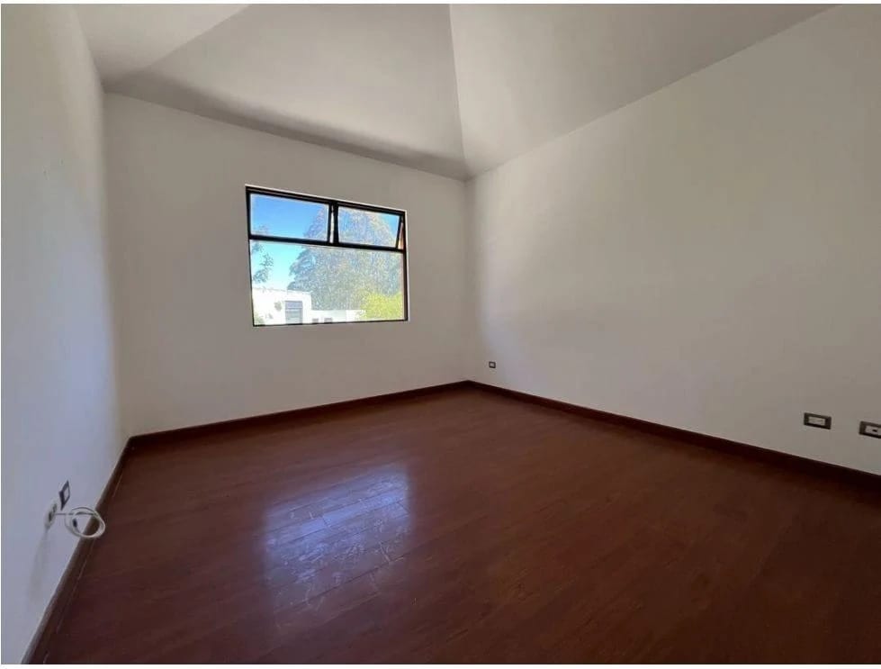 Vendo Casa en Condominio Bosques Escondido Carretera a Fraijanes — Casa en Venta en Bosque Escondido, Carretera a El Salvador, Guatemala, Ciudad — foto 5 de 16