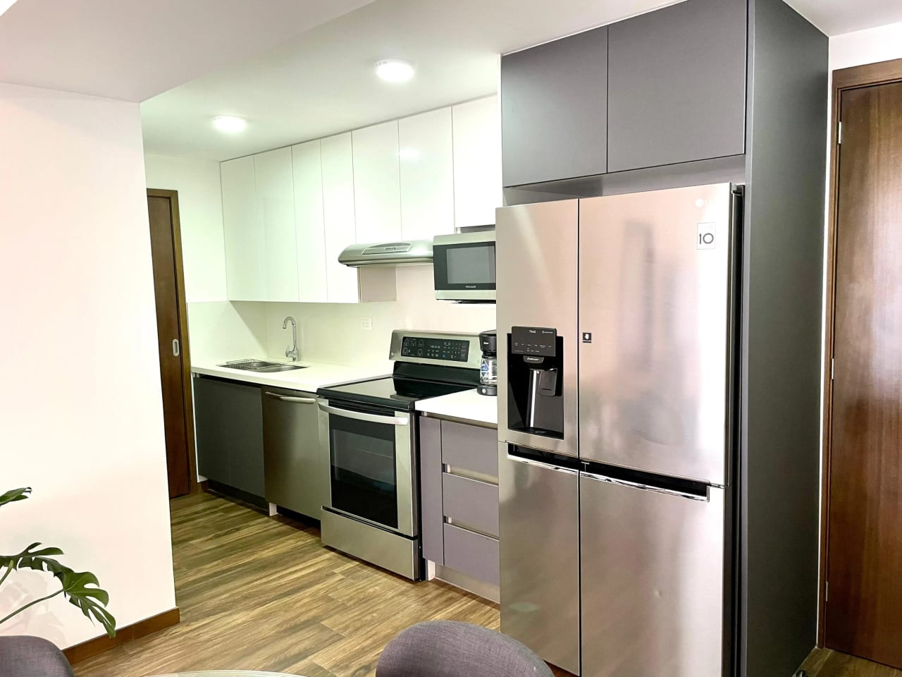 Rento Apartamento Amueblado en Casa Clara Zona 10 — Apartamento en Alquiler en Santa Clara II, Zona 10, Guatemala, Ciudad — foto 3 de 14