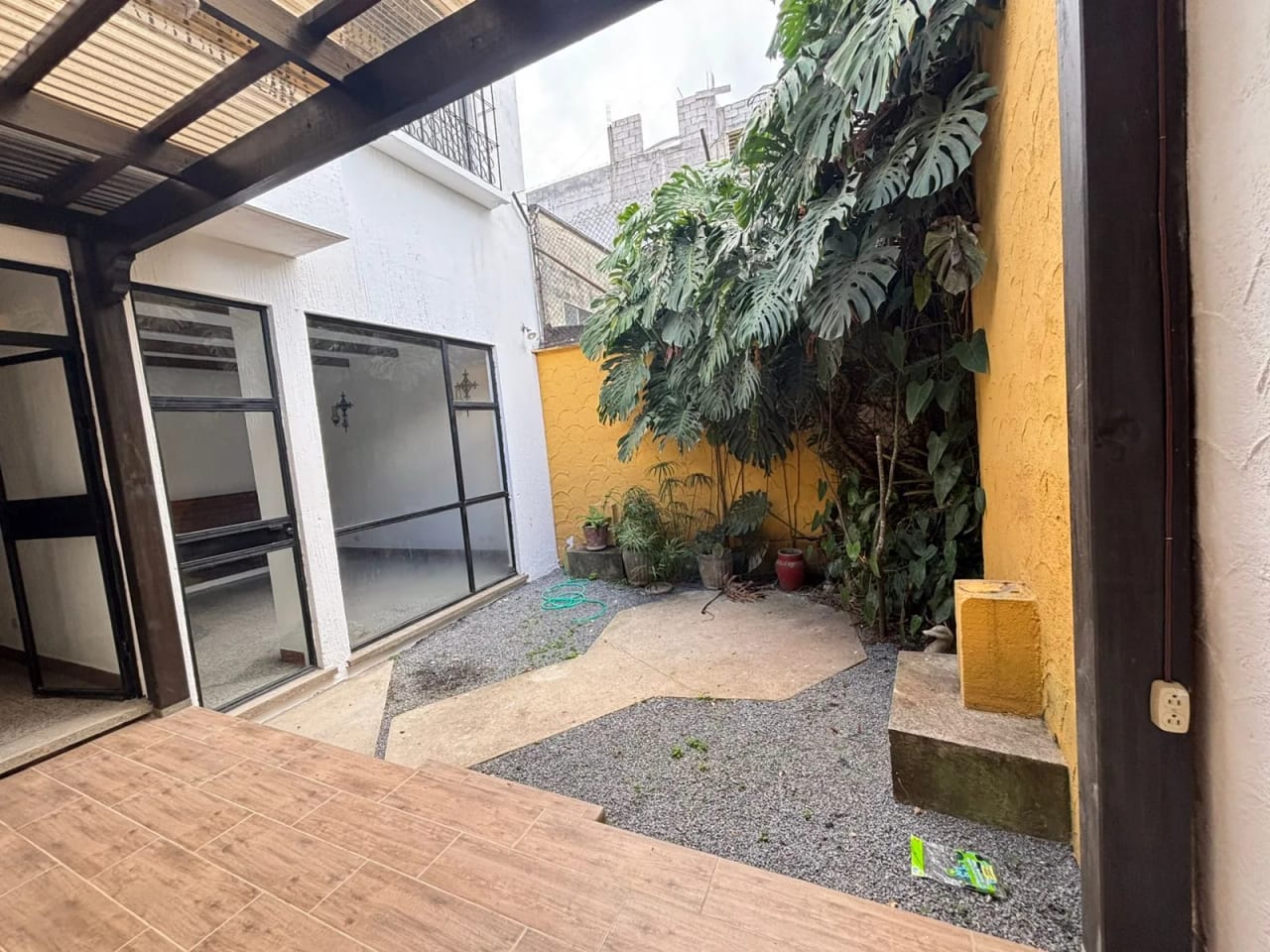 Rento Oficinas en Barrio la Recolección Zona 1 — Casa en Alquiler en Zona 1, Guatemala, Ciudad — foto 1 de 17