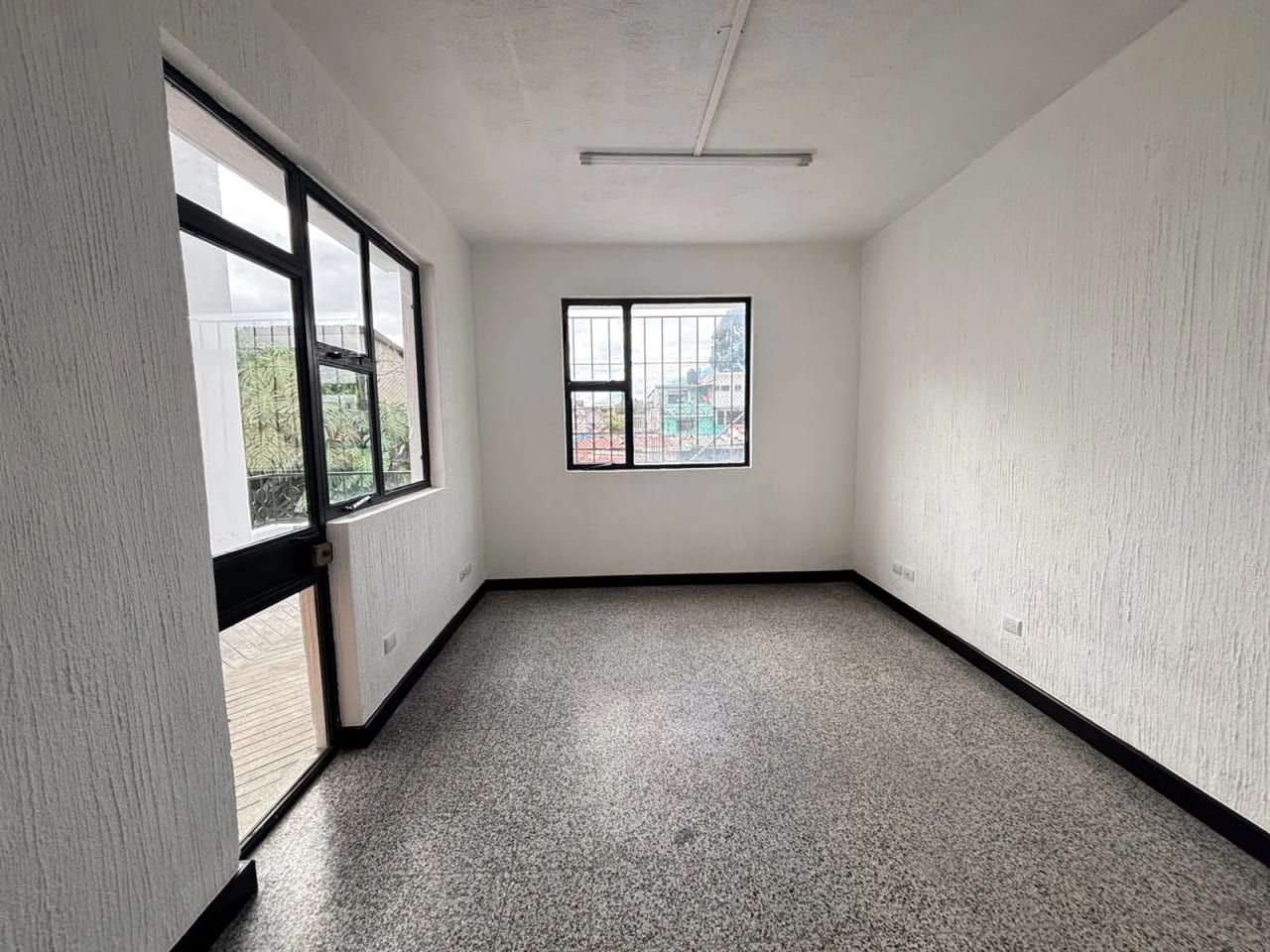 Rento Oficinas en Barrio la Recolección Zona 1 — Casa en Alquiler en Zona 1, Guatemala, Ciudad — foto 17 de 17