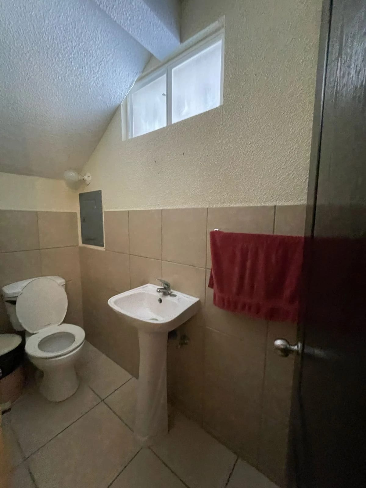 Vendo Casa en Residenciales los Olivos Zona 18 — Casa en Venta en los olivos, Zona 18, Guatemala, Ciudad — foto 4 de 17