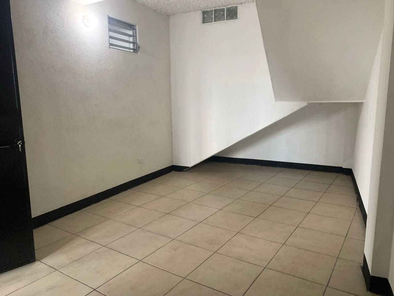 Vendo Inmueble de Uso Mixto en Calle Principal, Calle Marti Zona 6 — Casa en Venta en Zona 6, Guatemala, Ciudad — foto 13 de 17