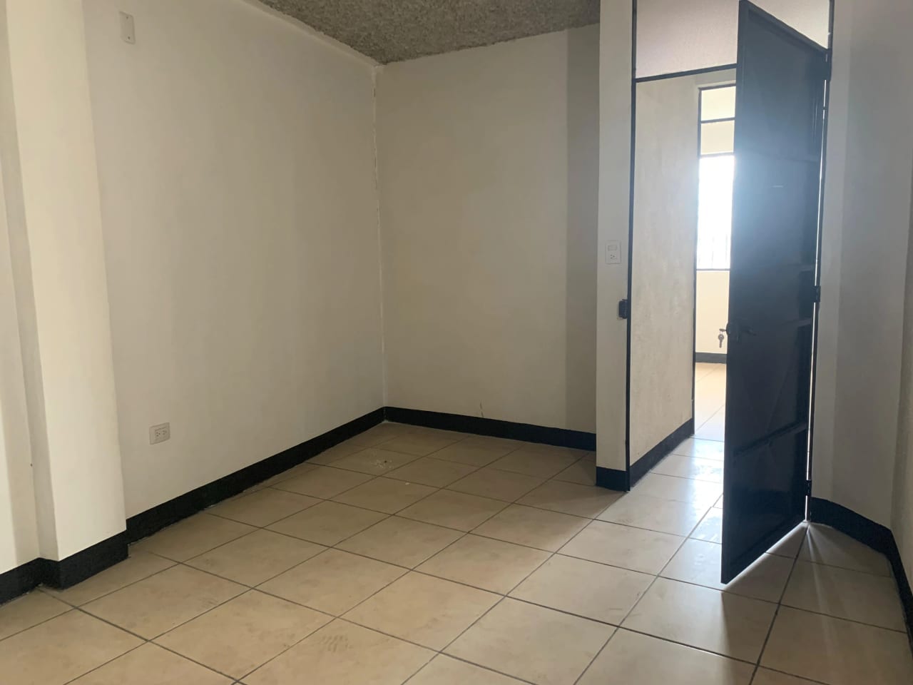 Vendo Inmueble de Uso Mixto en Calle Principal, Calle Marti Zona 6 — Casa en Venta en Zona 6, Guatemala, Ciudad — foto 14 de 17