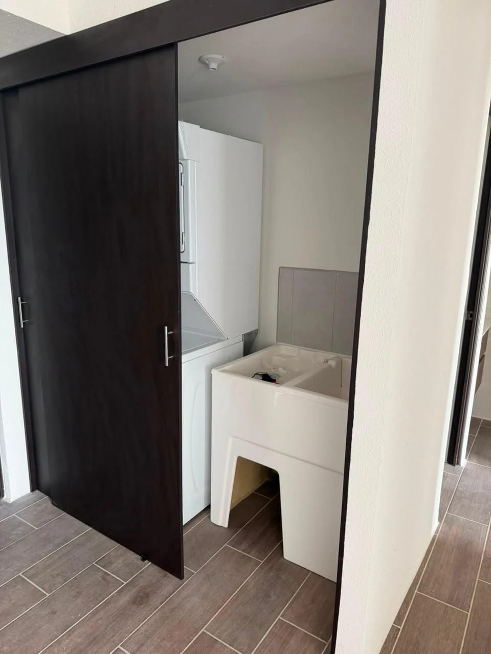 Rento Apartamento en Edificio Cumbres del Pedregal Zona 6 — Apartamento en Alquiler en Zona 6, Guatemala, Ciudad — foto 4 de 15