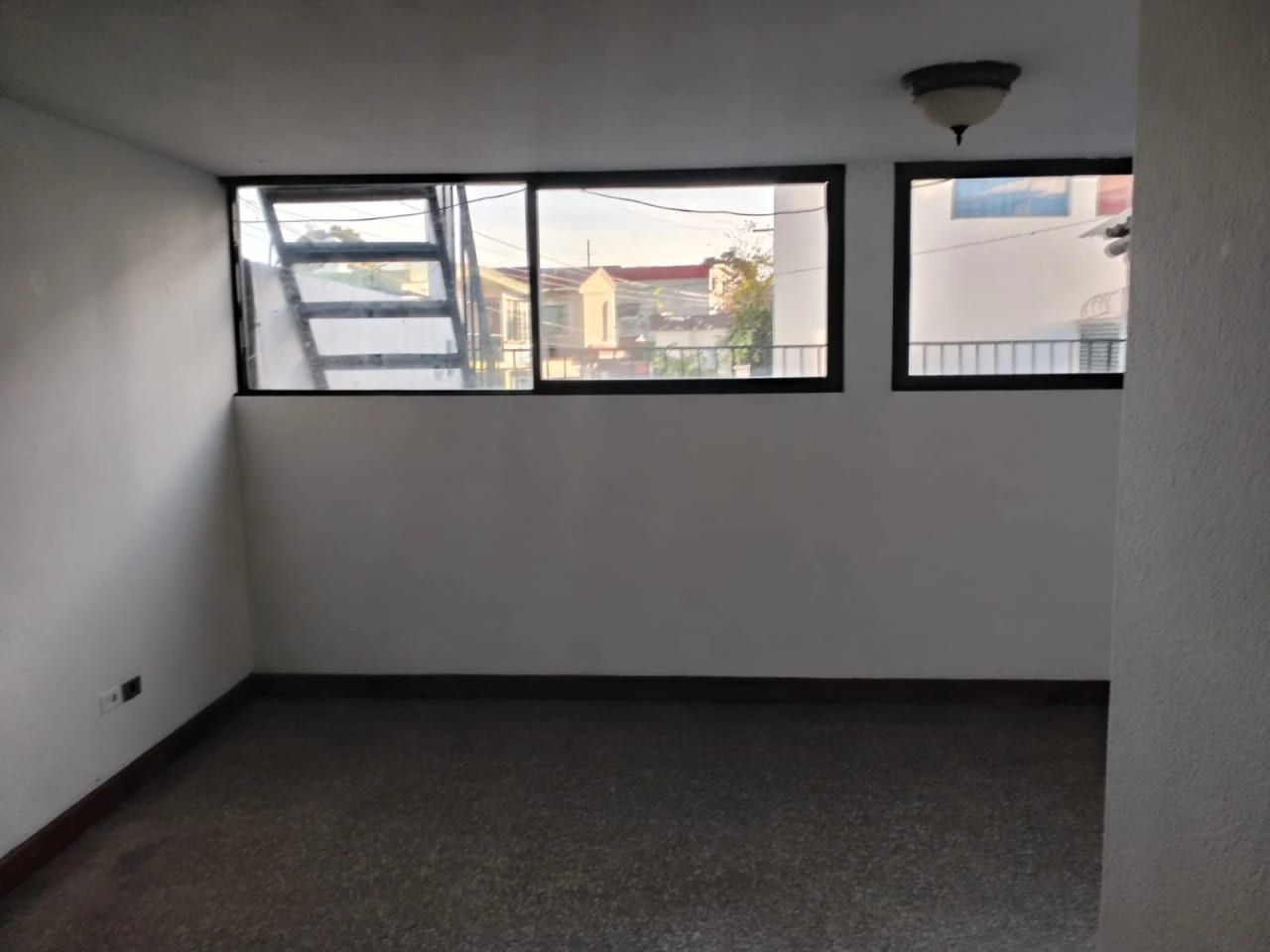Vendo Casa en Colonia Utatlan I Zona 7 — Casa en Venta en Utatlán I, Zona 7, Guatemala, Ciudad — foto 4 de 13