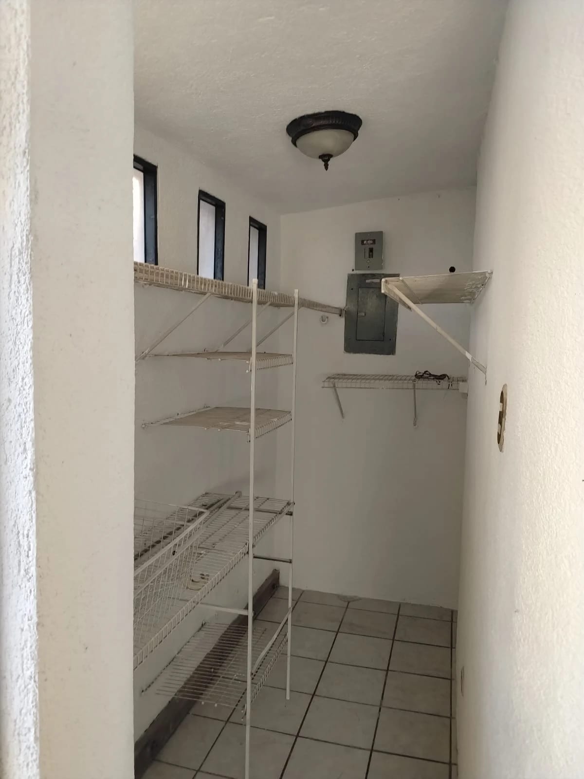 Vendo Casa en Colonia Utatlan I Zona 7 — Casa en Venta en Utatlán I, Zona 7, Guatemala, Ciudad — foto 7 de 13