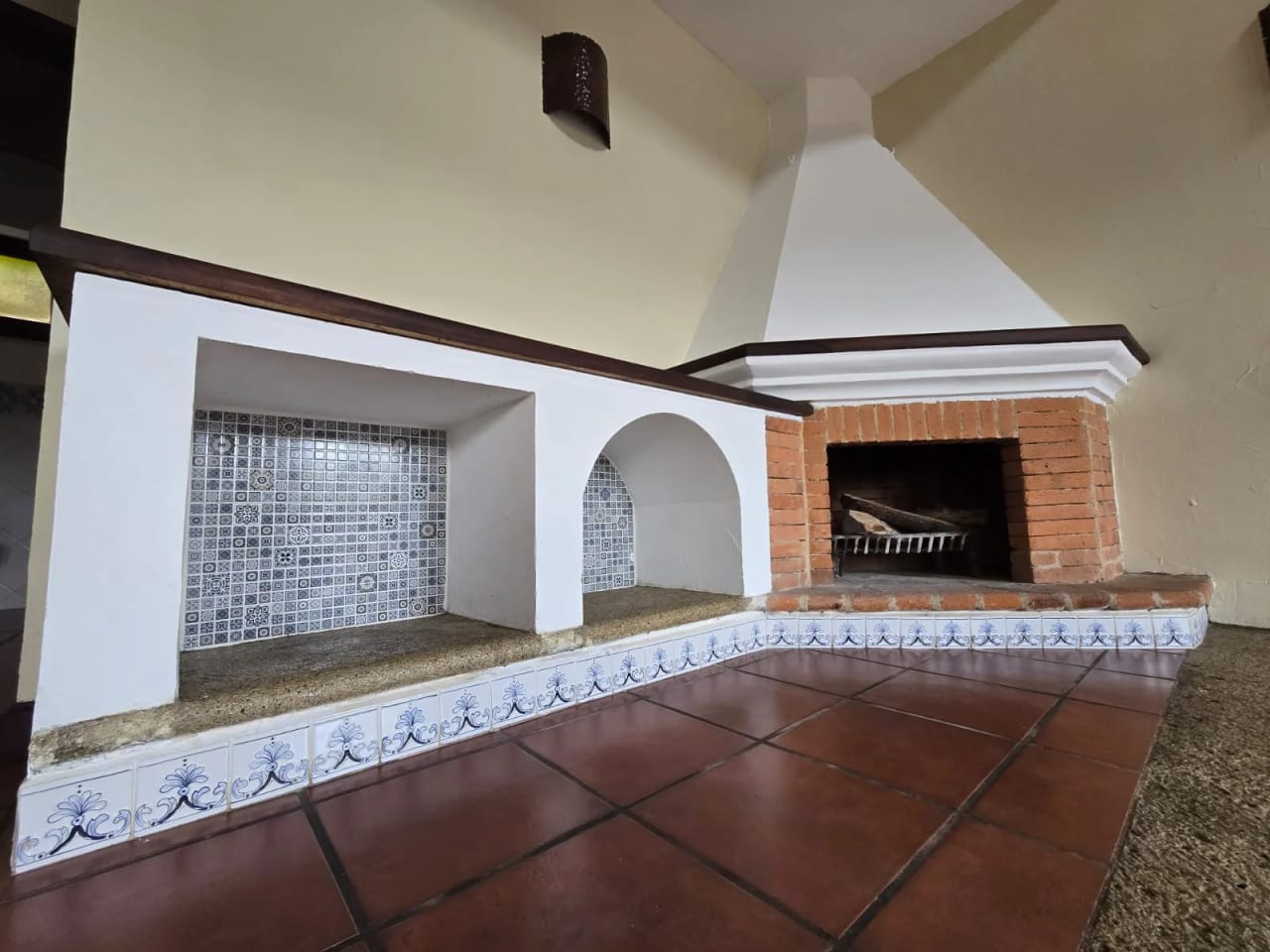 Amplia casa estilo colonial en exclusivo condominio en Fraijanes — Casa en Venta en La Foresta, Carretera a El Salvador, Guatemala, Ciudad — foto 6 de 17