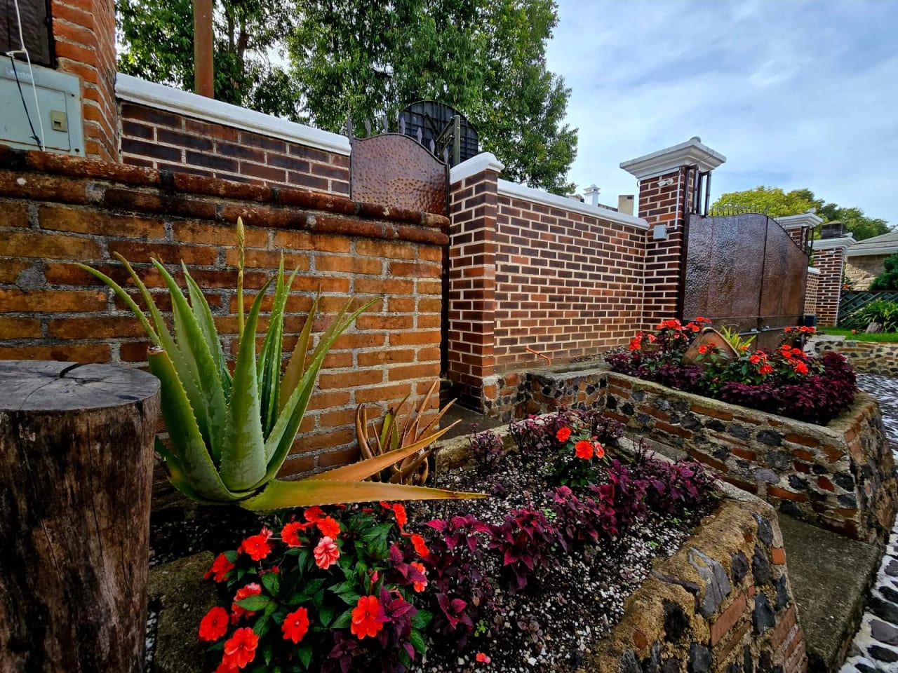 Amplia casa estilo colonial en exclusivo condominio en Fraijanes — Casa en Venta en La Foresta, Carretera a El Salvador, Guatemala, Ciudad — foto 10 de 17