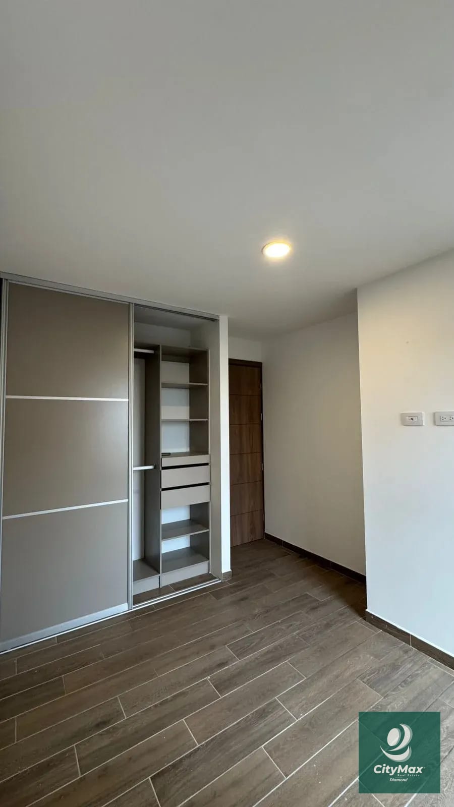 Apartamento en Renta Zona 14 Parque 14 — Apartamento en Alquiler en Zona 14, Guatemala, Ciudad — foto 14 de 15