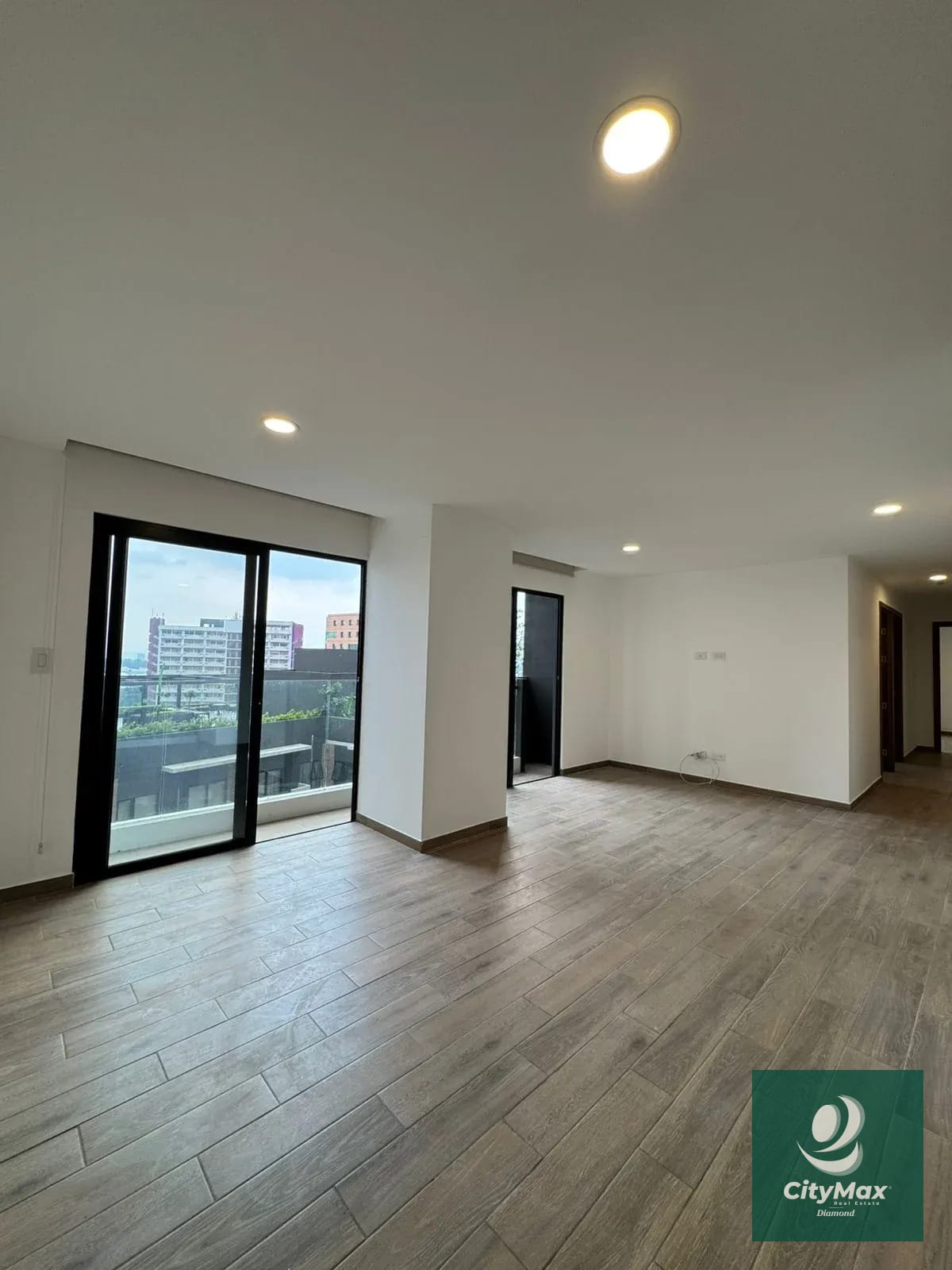 Apartamento en Renta Zona 14 Parque 14 — Apartamento en Alquiler en Zona 14, Guatemala, Ciudad — foto 1 de 15