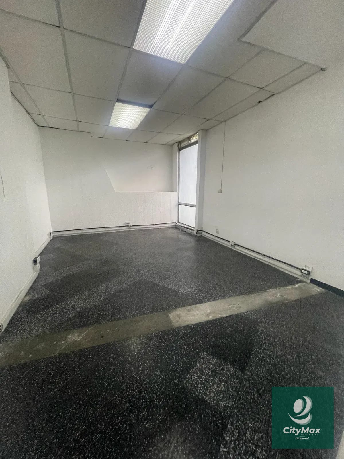 Oficina en Alquiler Edificio Zona 9 Guatemala — Oficina en Alquiler en Zona 9, Guatemala, Ciudad — foto 2 de 13