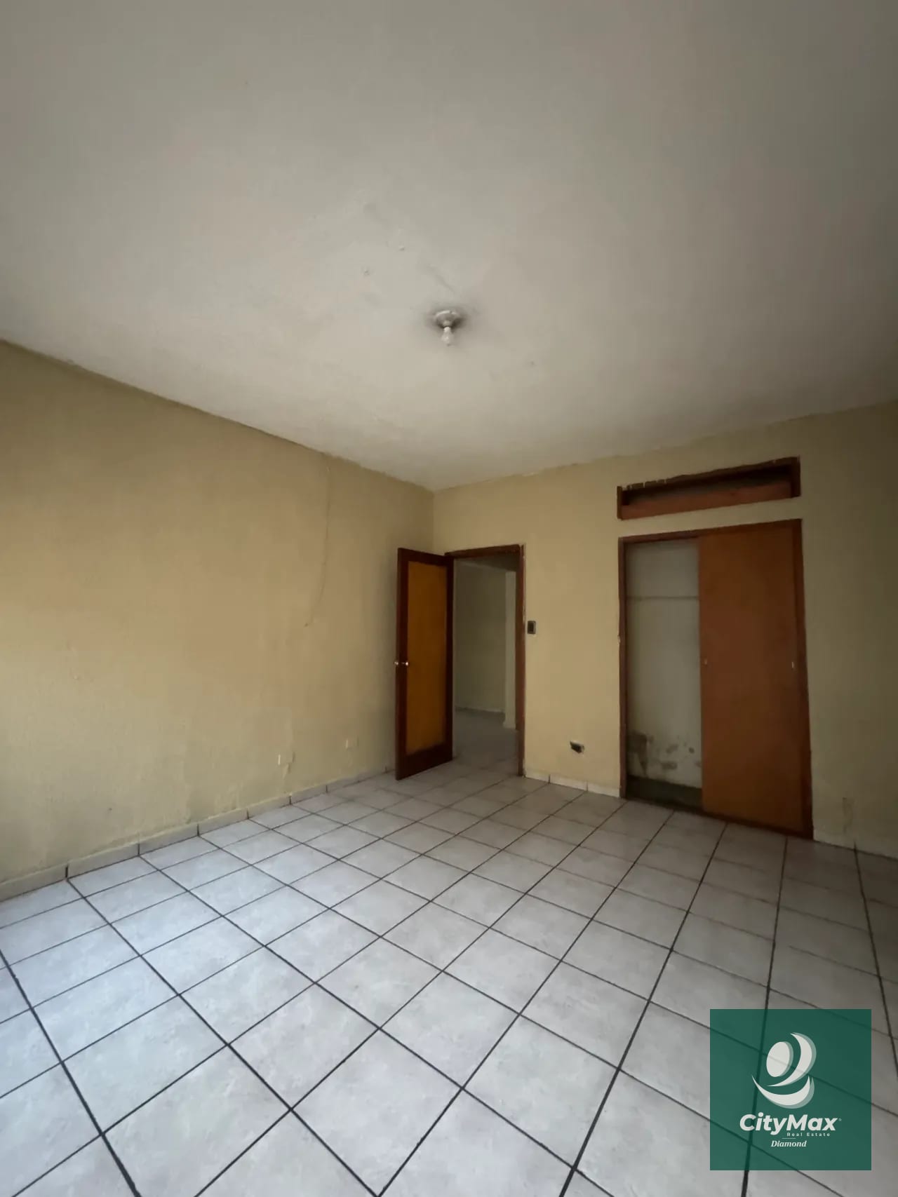 Casa en renta para oficinas zona 9 — Casa en Alquiler en Zona 9, Guatemala, Ciudad — foto 12 de 15