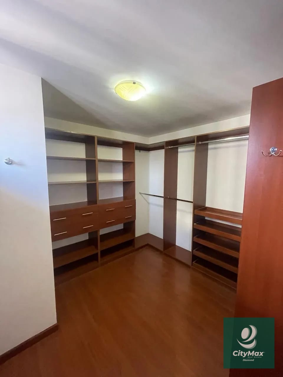 Apartamento AMPLIO en renta en zona 15 — Apartamento en Venta en Botticelli II, Zona 15, Guatemala, Ciudad — foto 11 de 17