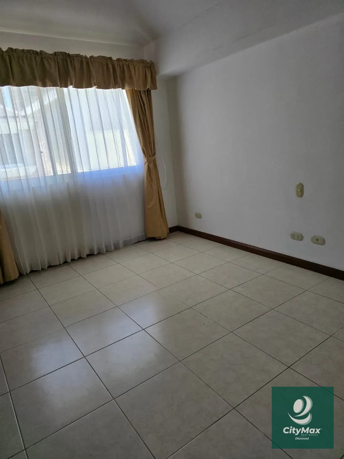 Casa en renta en condomominio en área exclusiva de zona 14 — Casa en Alquiler en Zona 14, Guatemala, Ciudad — foto 12 de 16