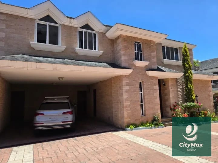 Casa en renta en condomominio en área exclusiva de zona 14 — Casa en Alquiler en Zona 14, Guatemala, Ciudad — foto 1 de 16