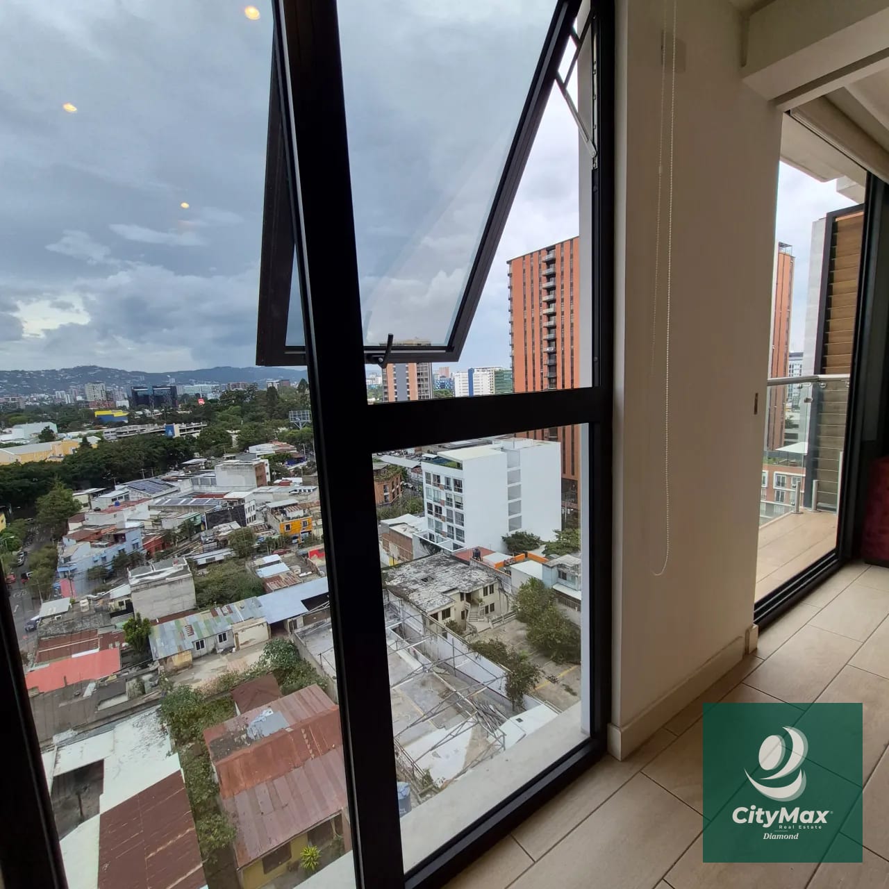 Apartamento en Venta en Edificio Quo Zona 4 Ciudad de Guatemala — Apartamento en Venta en Zona 4, Guatemala, Ciudad — foto 16 de 17