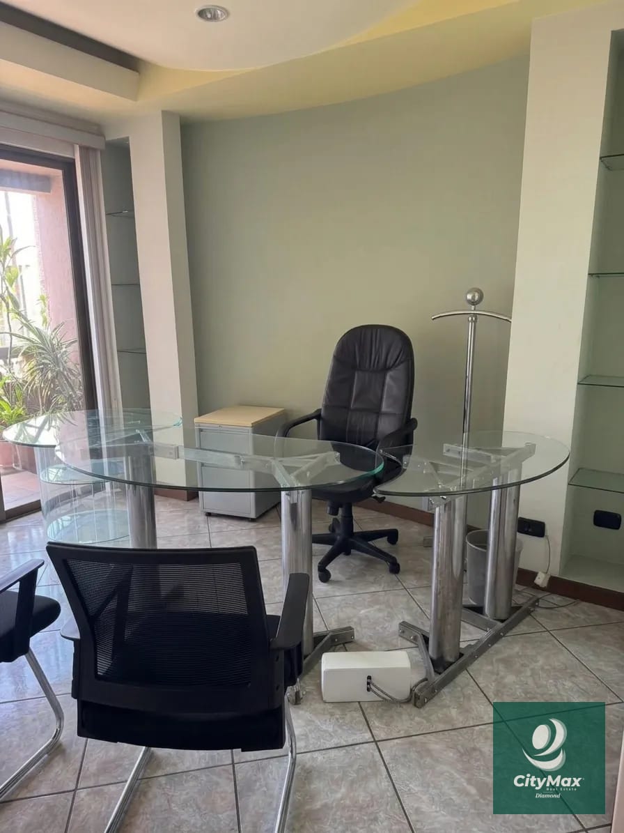 Oficina en renta en zona 15 Edificio de uso mixto — Oficina en Alquiler en Zona 15, Guatemala, Ciudad — foto 1 de 10