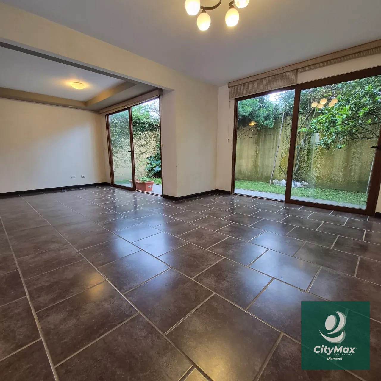 Casa en venta en Cumbres de La Arboleda — Casa en Venta en Cumbres de La Arboleda, Carretera a El Salvador, Guatemala, Ciudad — foto 3 de 17