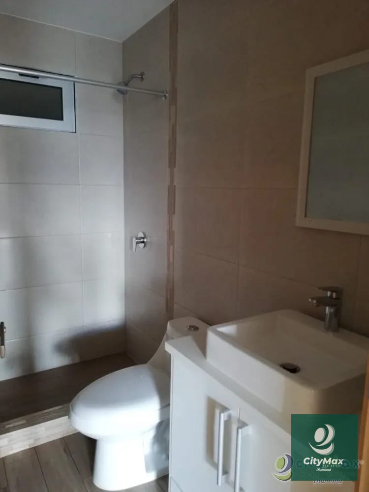 Apartamento de 2 habitaciones en zona 10 — Apartamento en Alquiler en Zona 10, Guatemala, Ciudad — foto 4 de 8