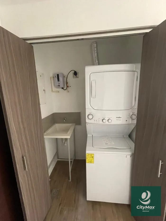Apartamento en Renta en Zona 10 Cercano a Diagonal 6 — Apartamento en Alquiler en Casalini Diagonal 6, Zona 10, Guatemala, Ciudad — foto 3 de 9