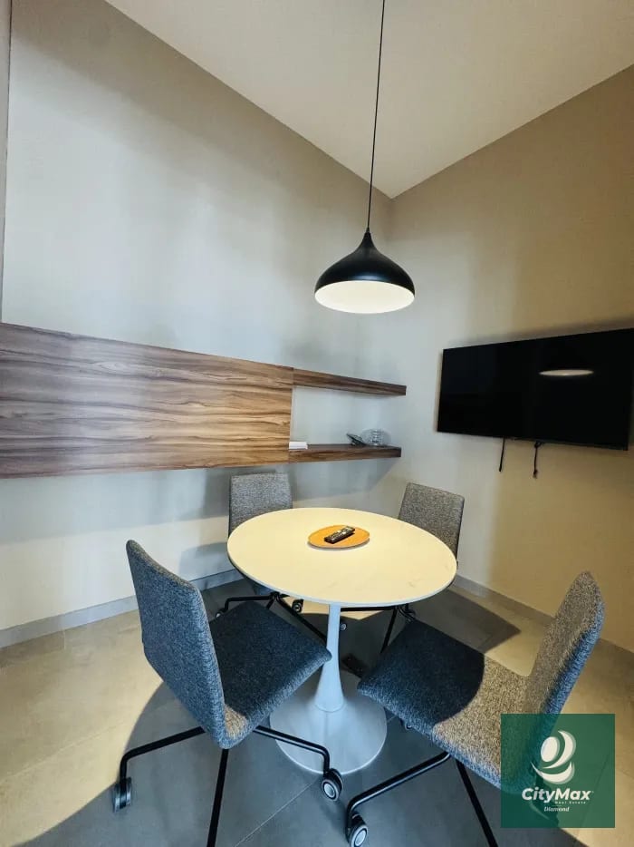Apartamento amueblado en renta zona 10 — Apartamento en Alquiler en Zona 10, Guatemala, Ciudad — foto 7 de 11