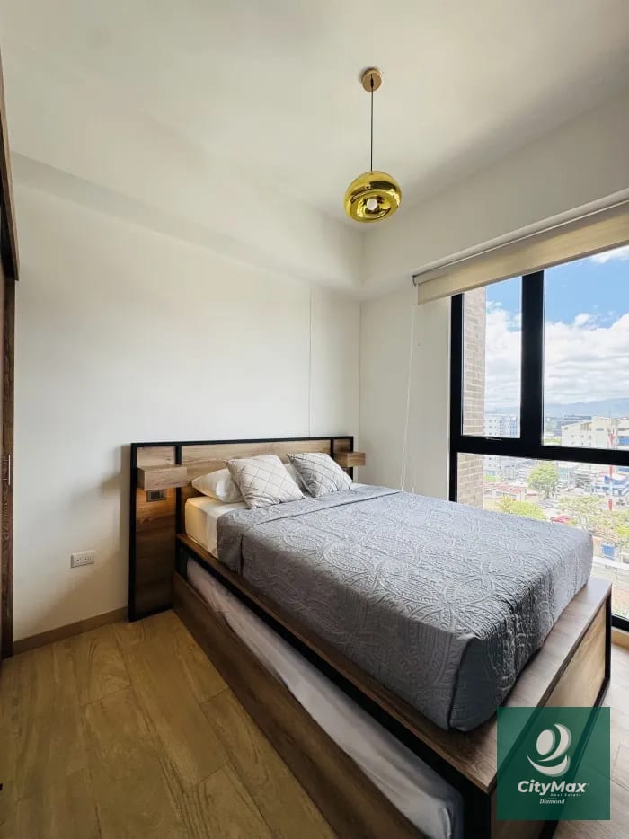 Apartamento amueblado en renta zona 10 — Apartamento en Alquiler en Zona 10, Guatemala, Ciudad — foto 1 de 11