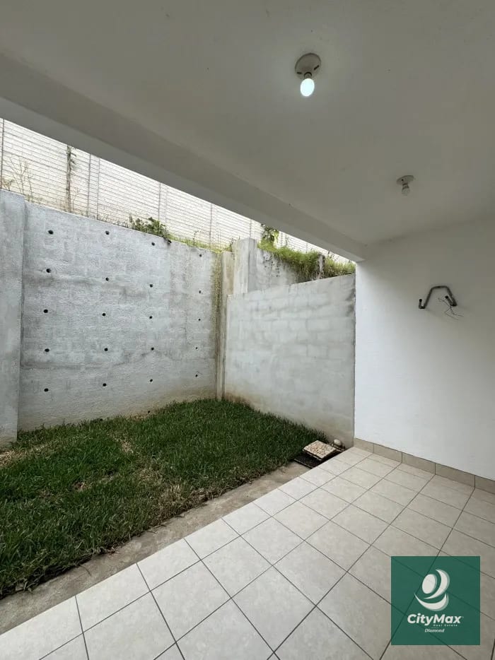 Casa en renta condominio Zona 16 Blvd. Acatán — Casa en Alquiler en Zona 16, Guatemala, Ciudad — foto 3 de 15