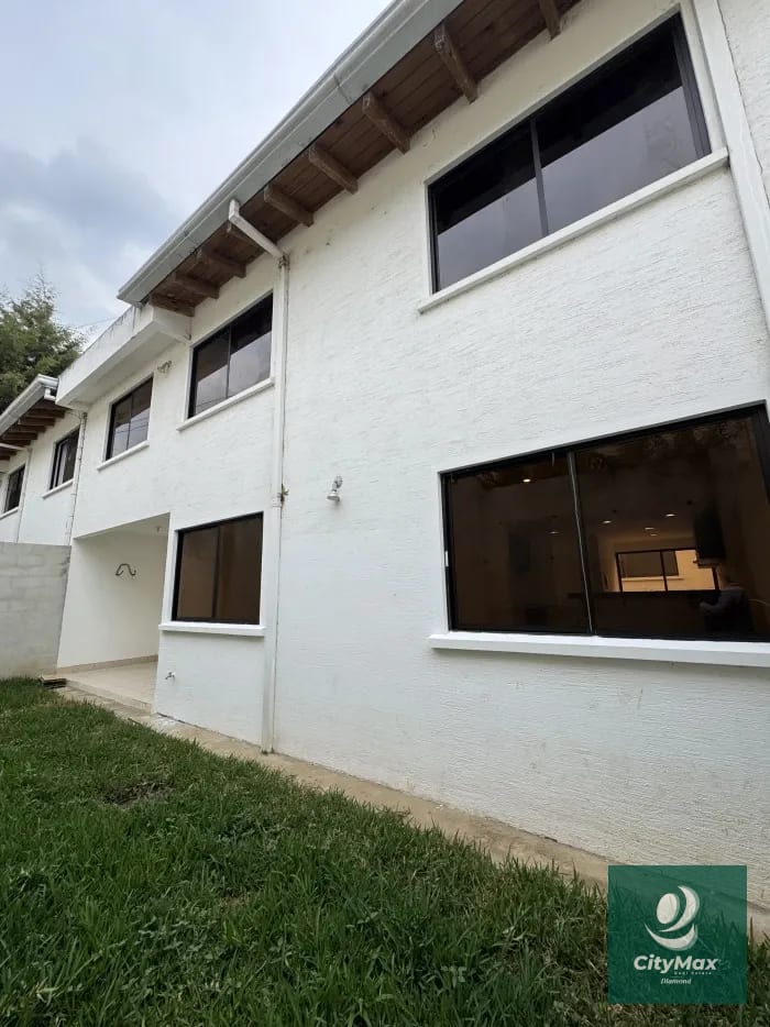Casa en renta condominio Zona 16 Blvd. Acatán — Casa en Alquiler en Zona 16, Guatemala, Ciudad — foto 2 de 15